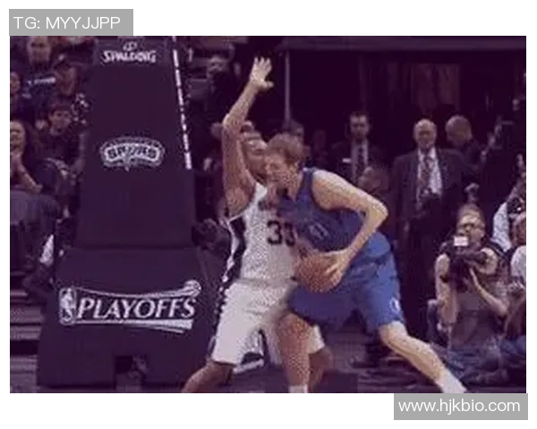 球星足球绝招大揭秘 探索顶级球员独特技艺与精湛技巧